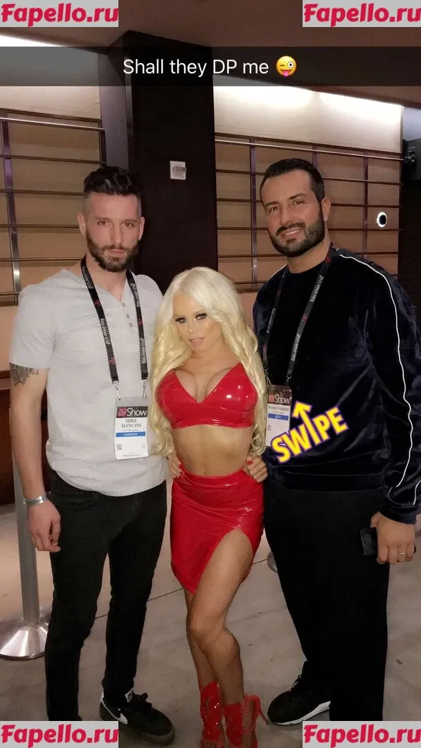 nikkidelano Onlyfans Photo Gallery 