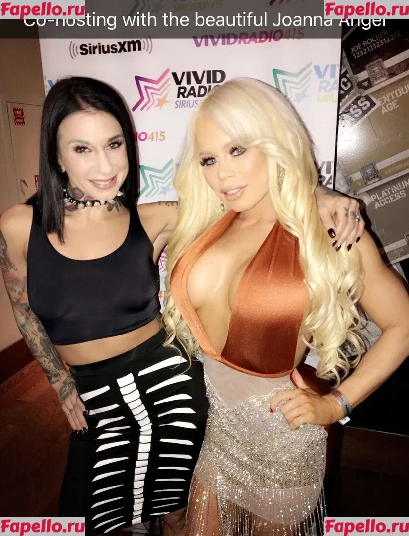 nikkidelano Onlyfans Photo Gallery 
