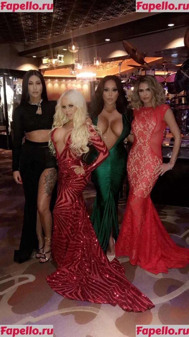nikkidelano Onlyfans Photo Gallery 