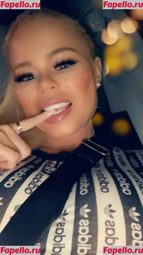 nikkidelano Onlyfans Photo Gallery 