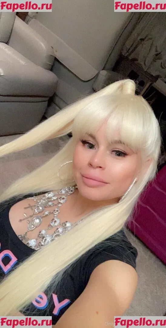 nikkidelano Onlyfans Photo Gallery 