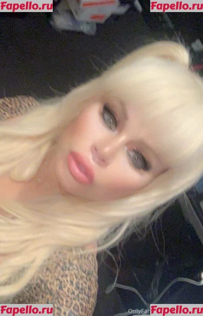 nikkidelano Onlyfans Photo Gallery 