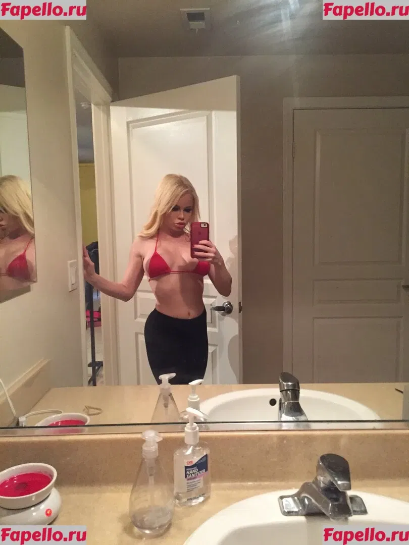 nikkidelano Onlyfans Photo Gallery 
