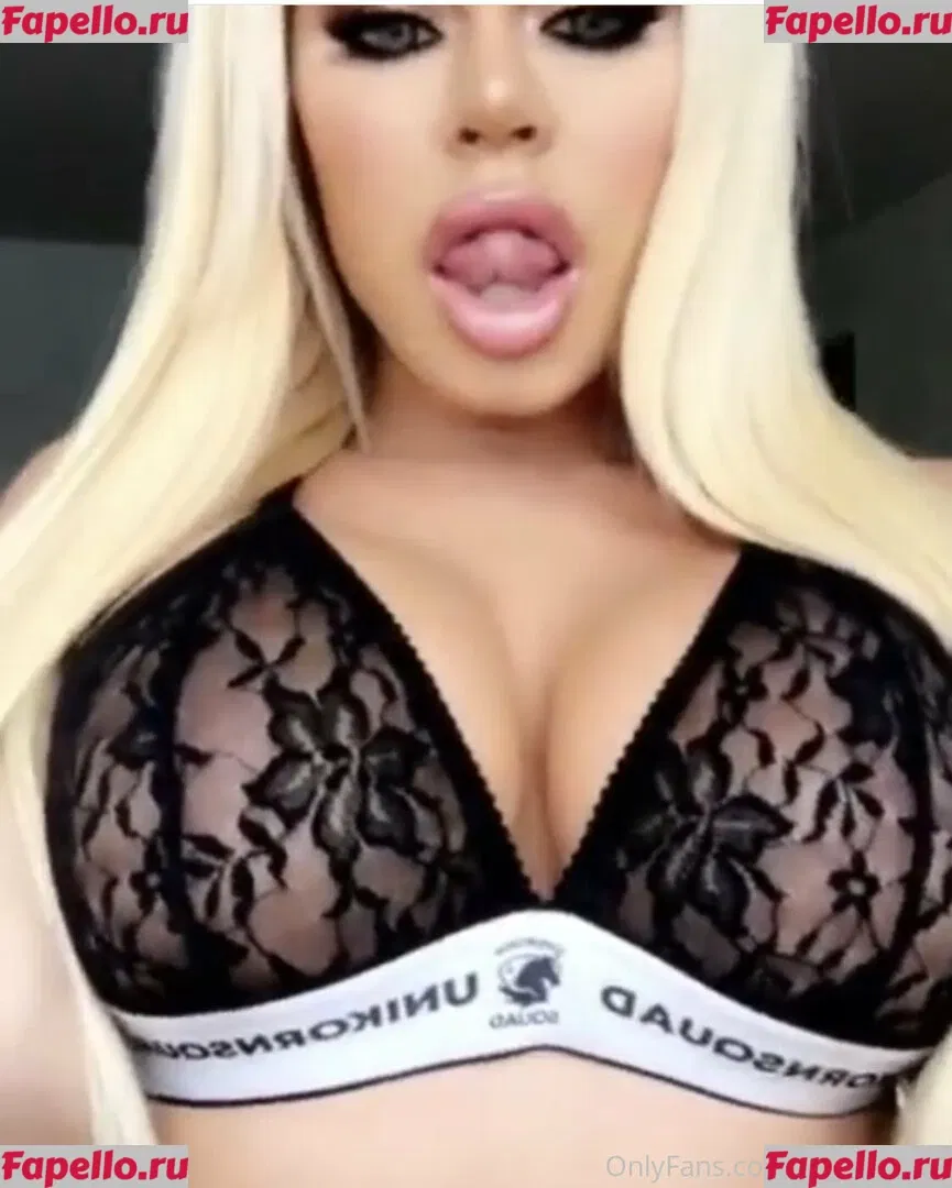nikkidelano Onlyfans Photo Gallery 