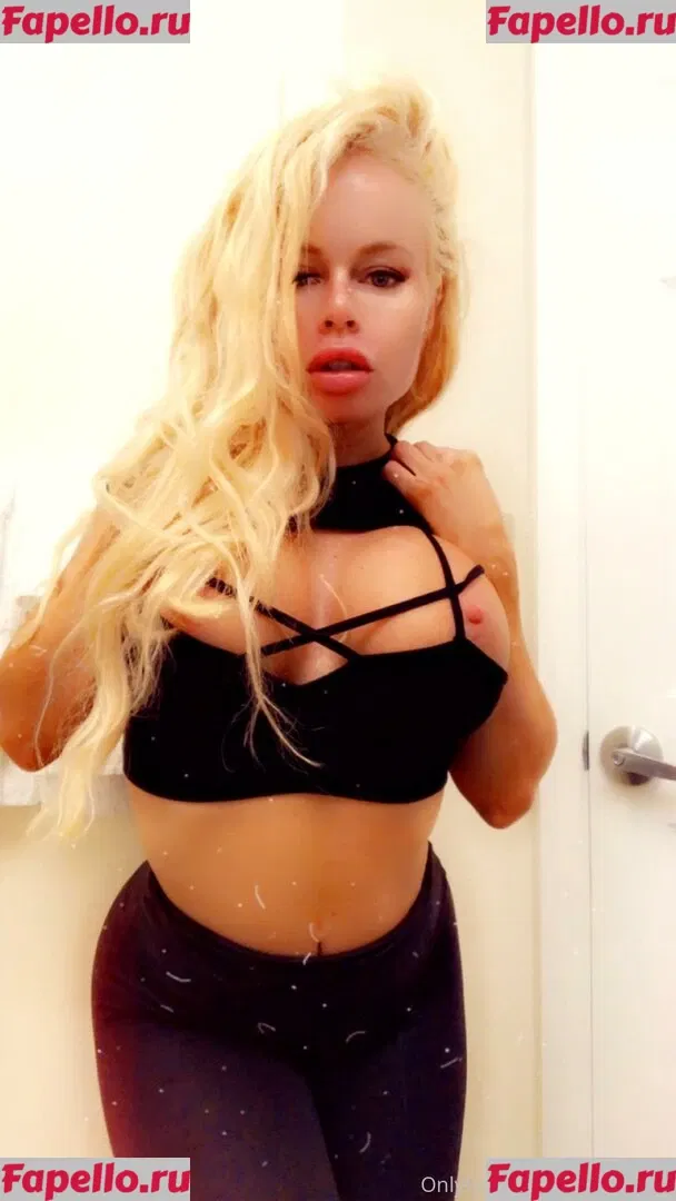 nikkidelano Onlyfans Photo Gallery 
