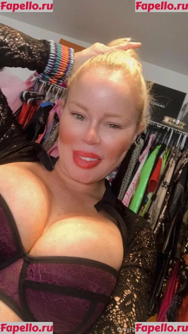 nikkidelano Onlyfans Photo Gallery 
