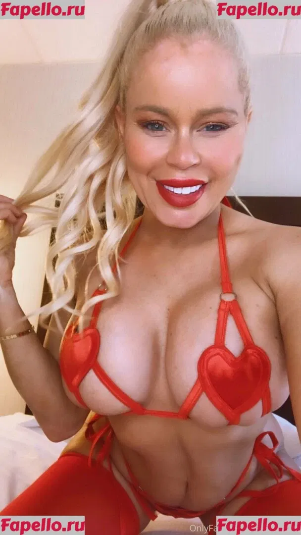 nikkidelano Onlyfans Photo Gallery 