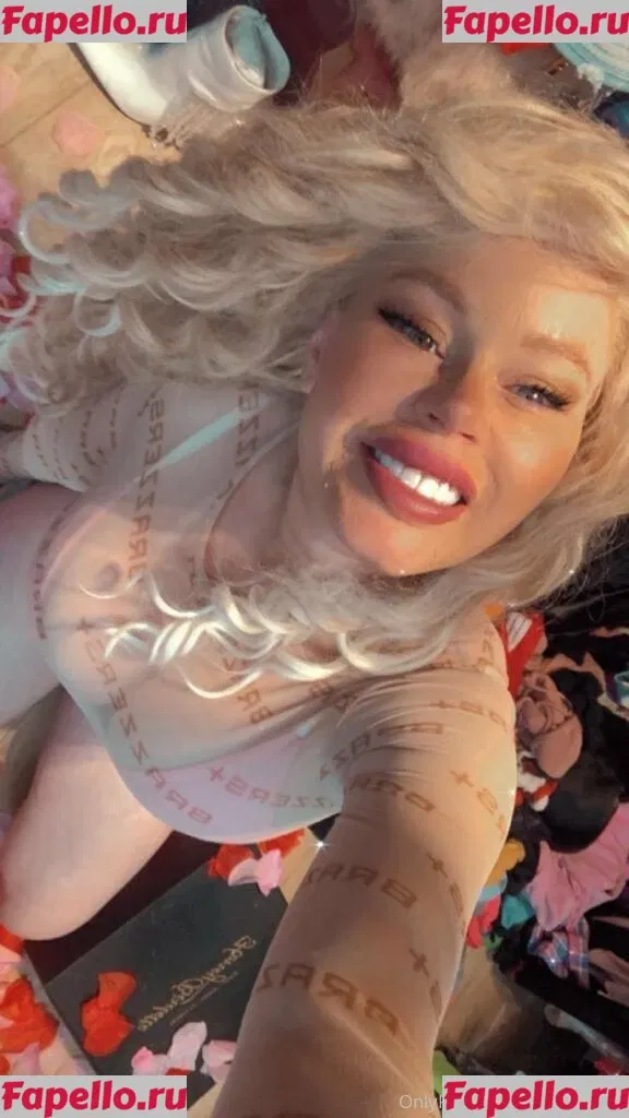 nikkidelano Onlyfans Photo Gallery 