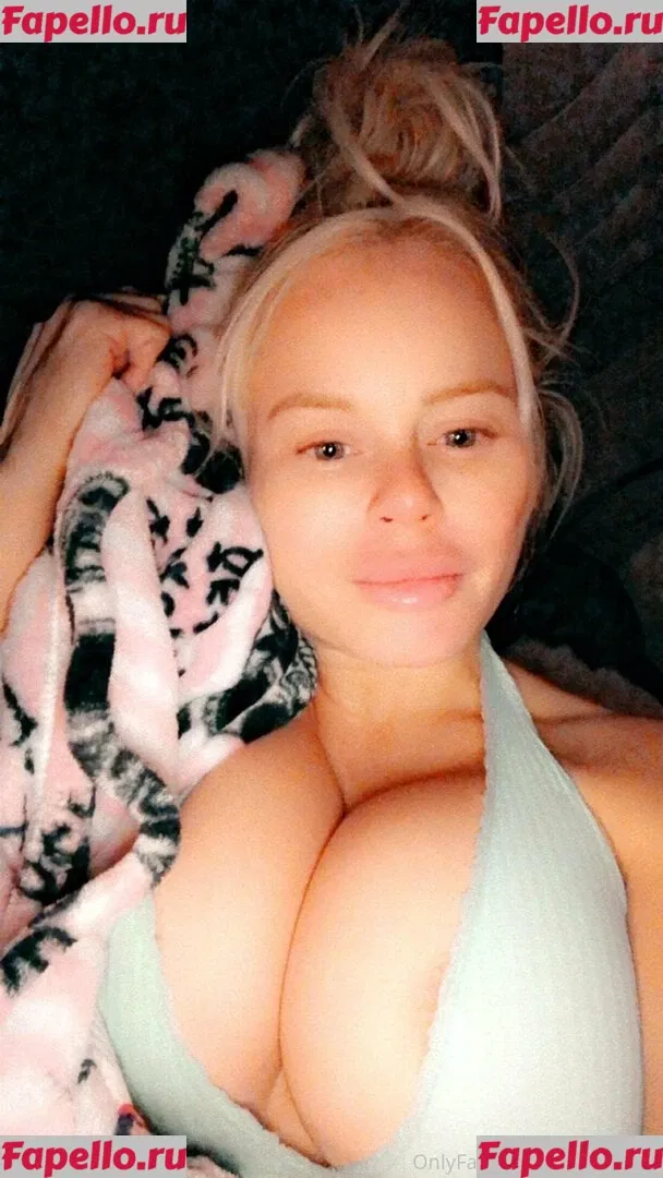 nikkidelano Onlyfans Photo Gallery 