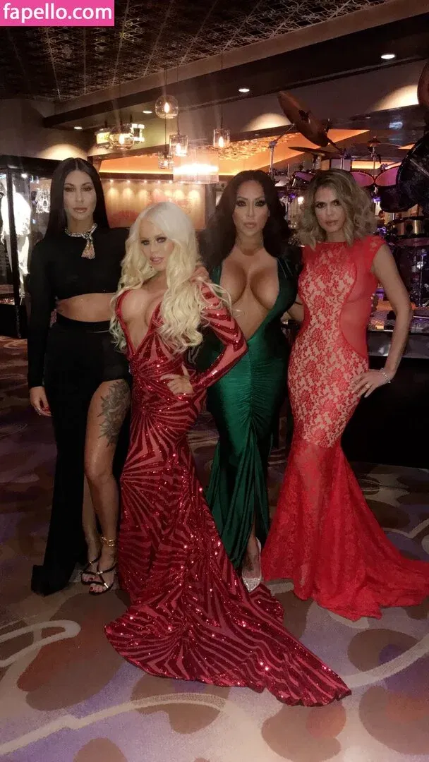 nikkidelano Onlyfans Photo Gallery 