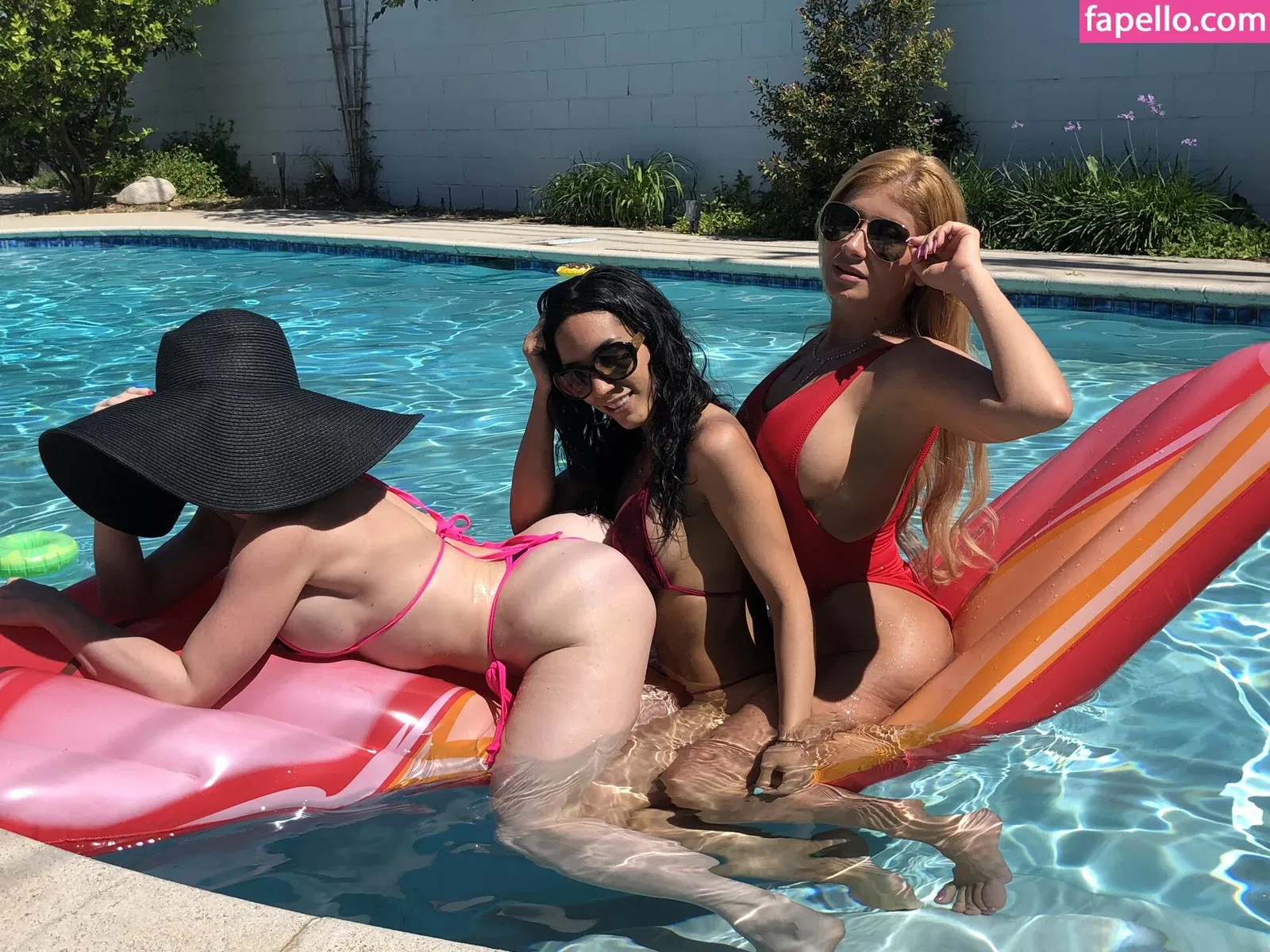 nikkidelano Onlyfans Photo Gallery 