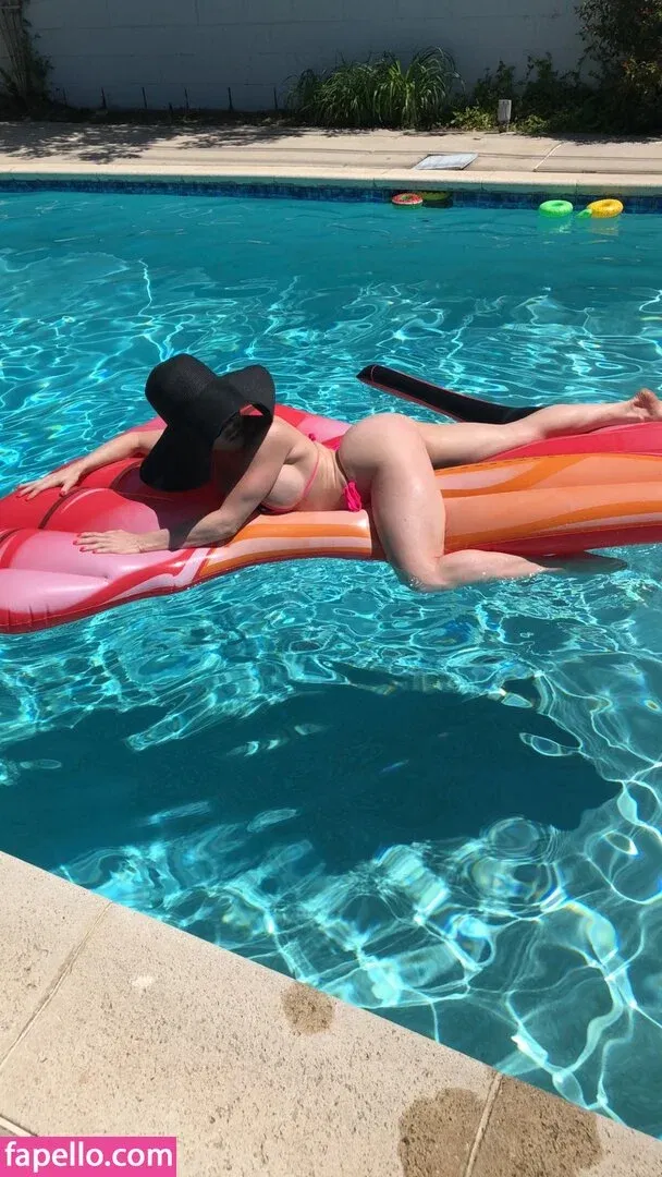 nikkidelano Onlyfans Photo Gallery 