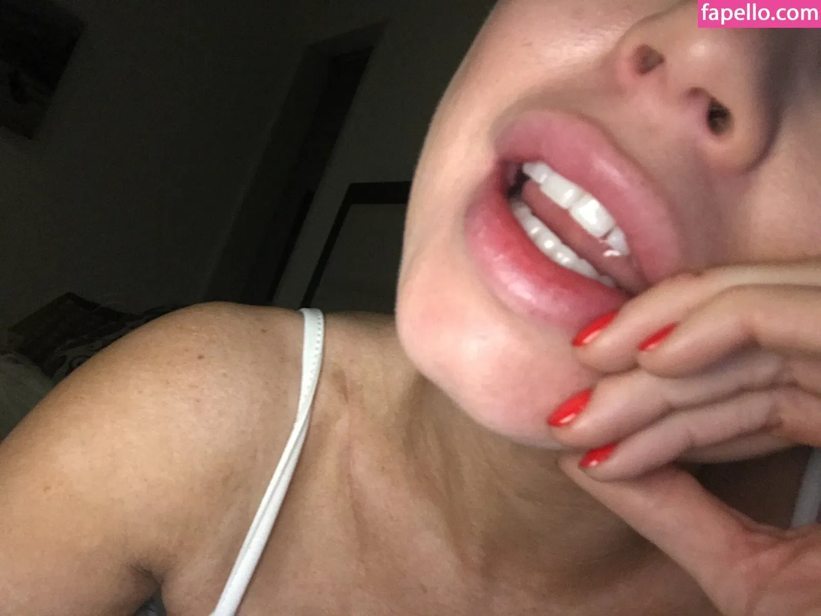 nikkidelano Onlyfans Photo Gallery 