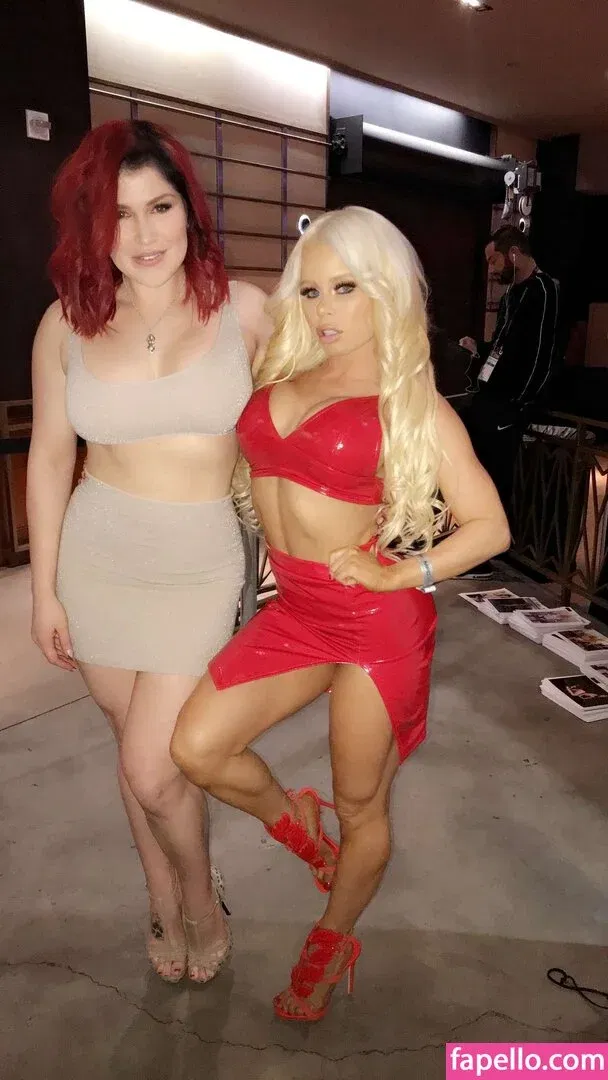 nikkidelano Onlyfans Photo Gallery 