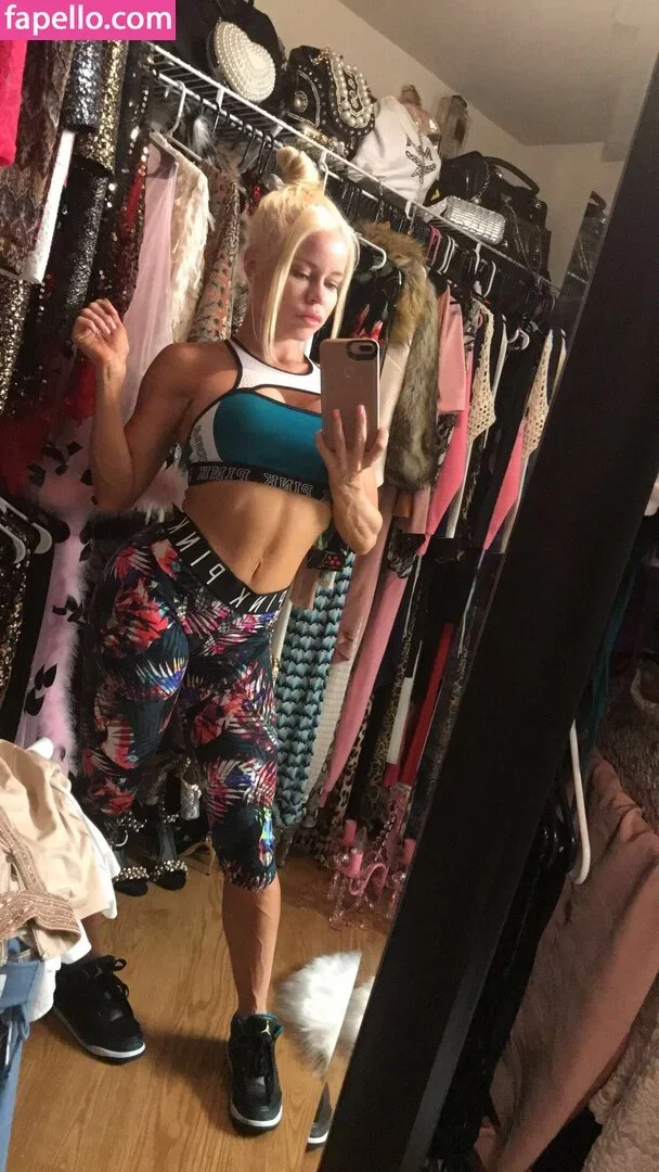 nikkidelano Onlyfans Photo Gallery 