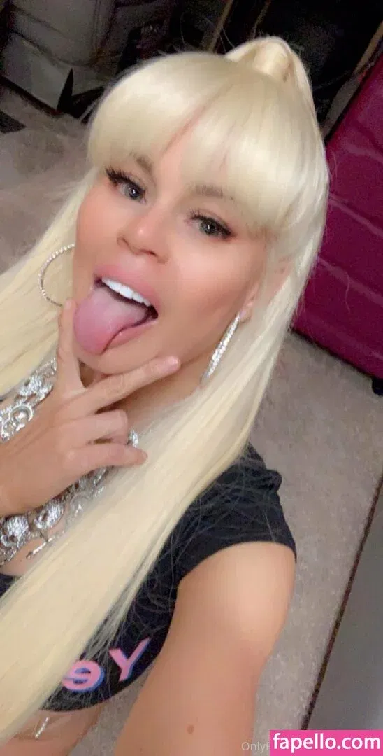 nikkidelano Onlyfans Photo Gallery 