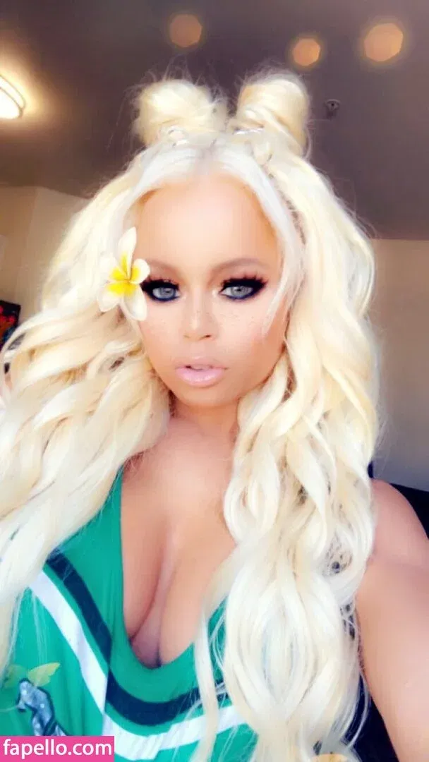 nikkidelano Onlyfans Photo Gallery 
