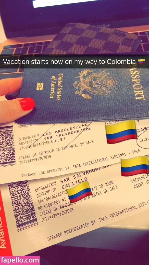 nikkidelano Onlyfans Photo Gallery 