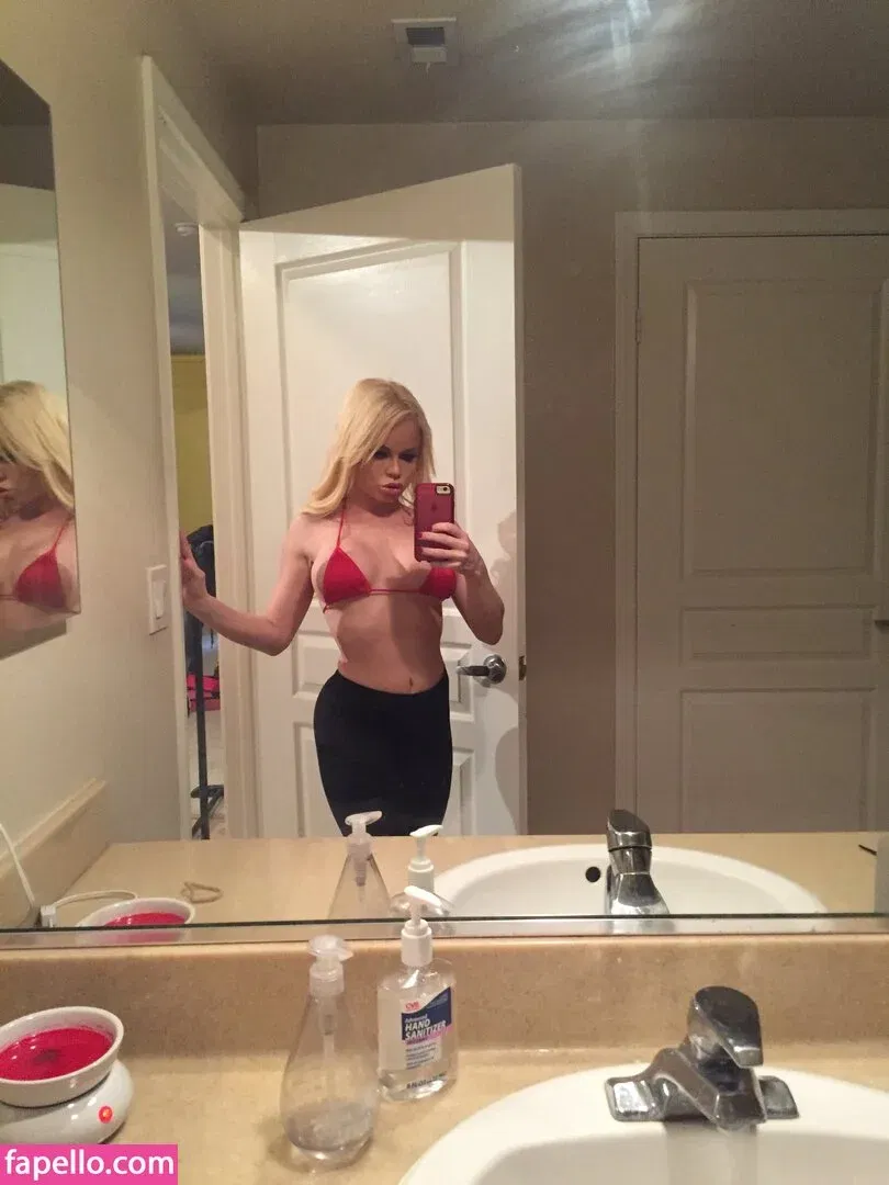 nikkidelano Onlyfans Photo Gallery 