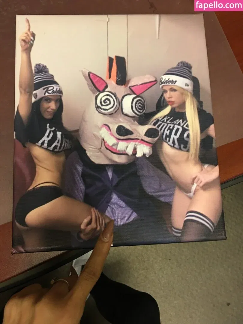 nikkidelano Onlyfans Photo Gallery 