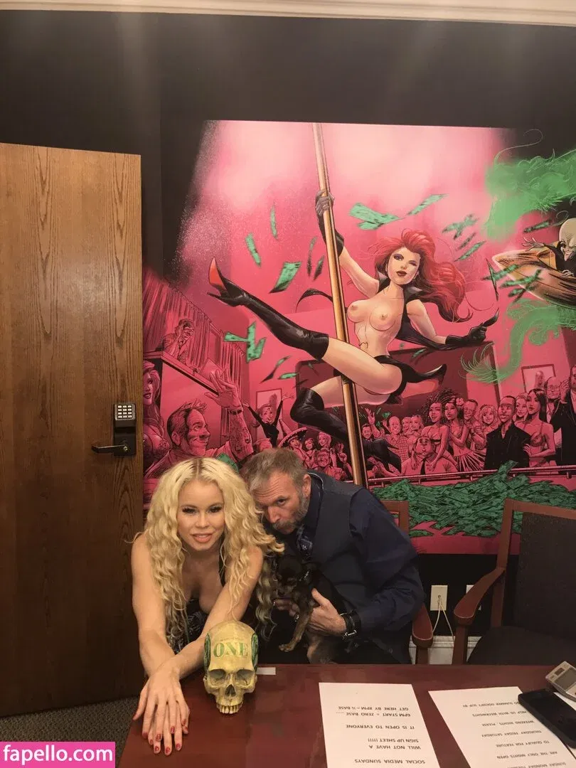 nikkidelano Onlyfans Photo Gallery 