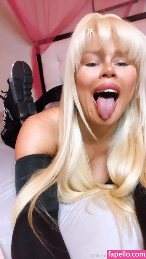 nikkidelano Onlyfans Photo Gallery 