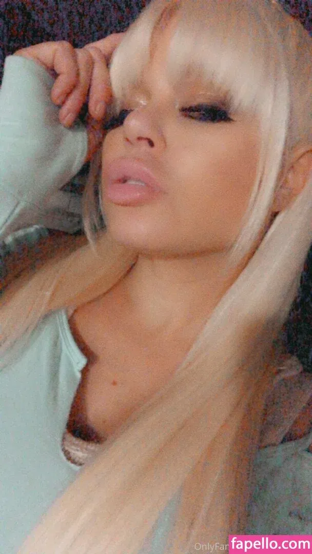 nikkidelano Onlyfans Photo Gallery 