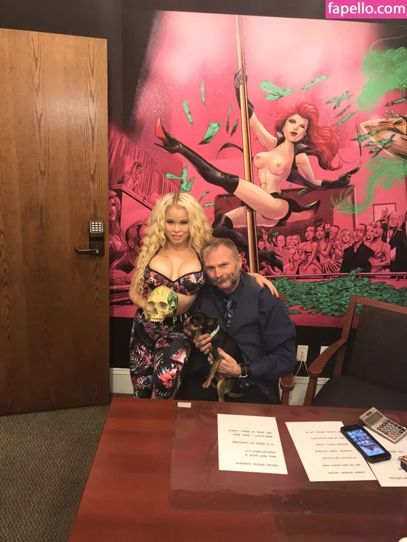 nikkidelano Onlyfans Photo Gallery 