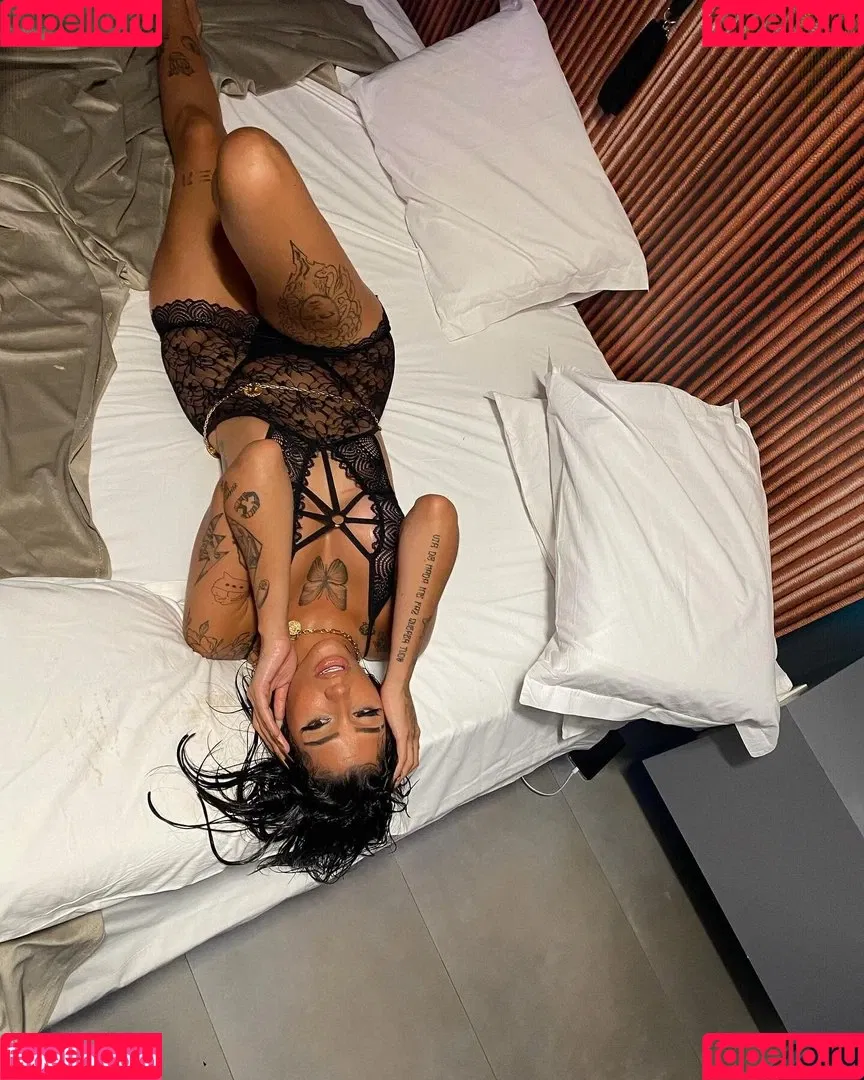 AZZY Onlyfans Photo Gallery 