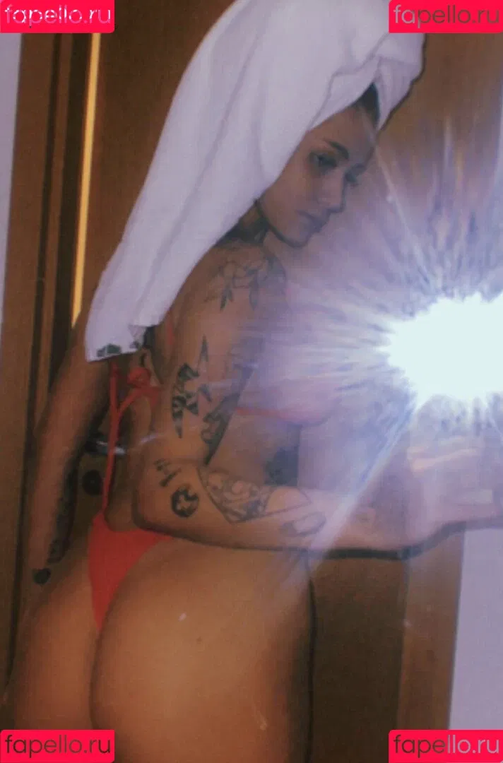 AZZY Onlyfans Photo Gallery 