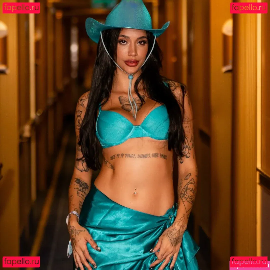 AZZY Onlyfans Photo Gallery 