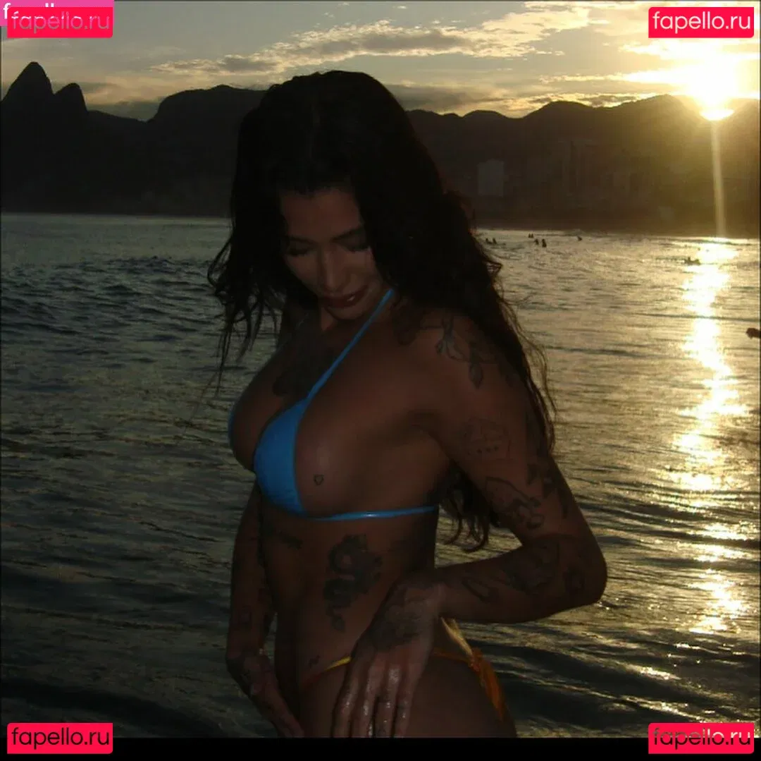 AZZY Onlyfans Photo Gallery 