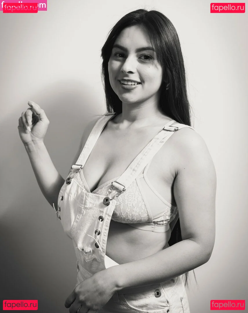 angelsmile29 Onlyfans Photo Gallery 