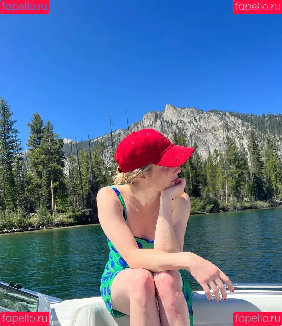 Emma Roberts Onlyfans Photo Gallery 