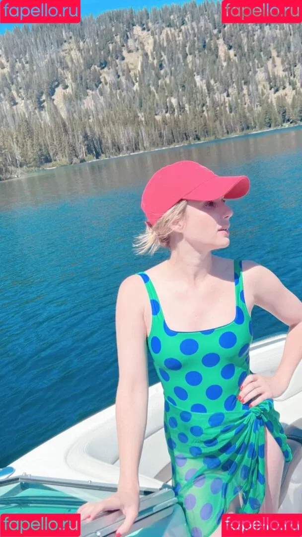 Emma Roberts Onlyfans Photo Gallery 
