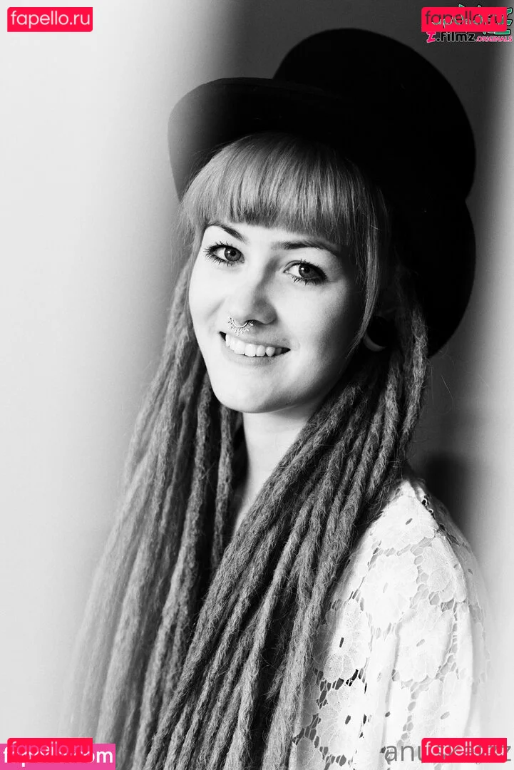 anuskatzzvip Onlyfans Photo Gallery 