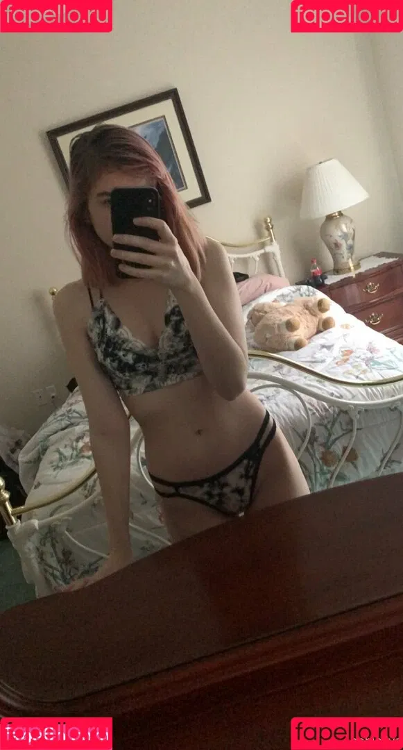 nobinova Onlyfans Photo Gallery 