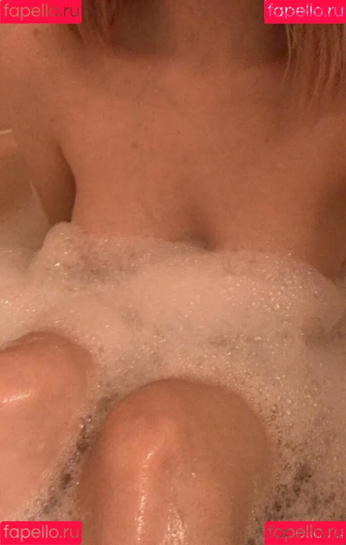 nobinova Onlyfans Photo Gallery 