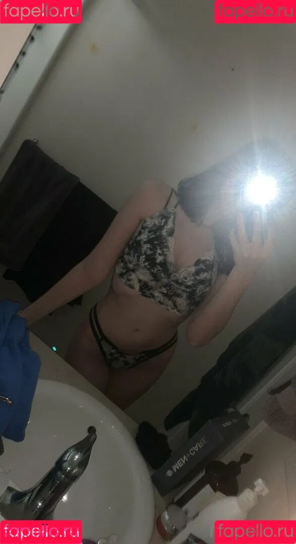 nobinova Onlyfans Photo Gallery 