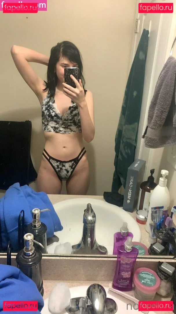 nobinova Onlyfans Photo Gallery 