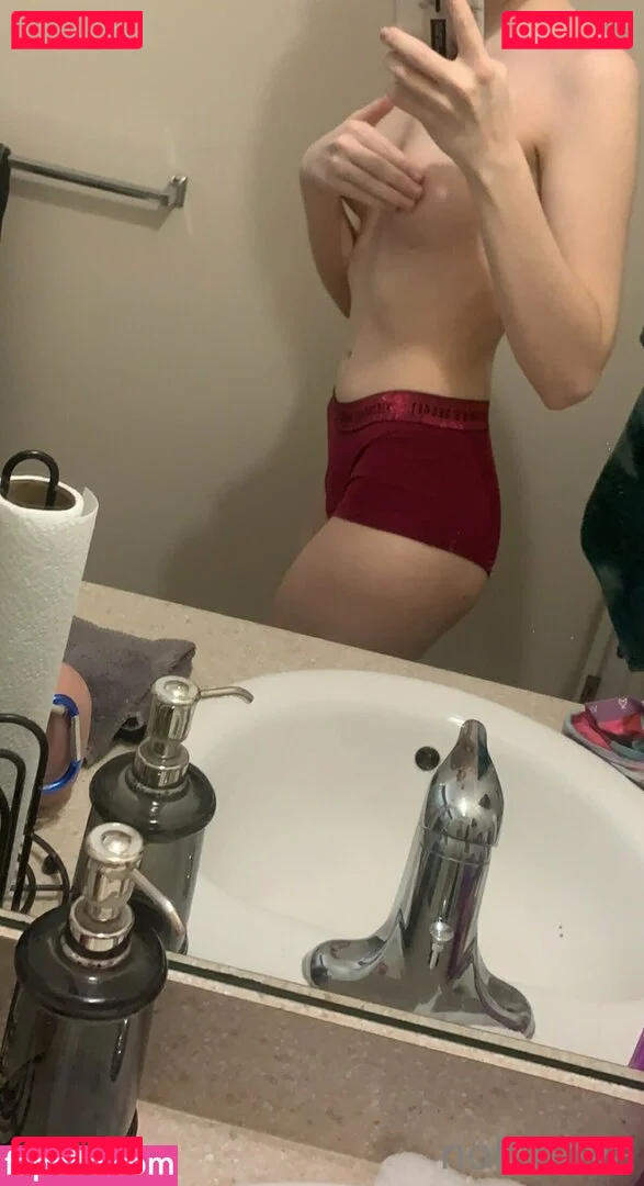 nobinova Onlyfans Photo Gallery 