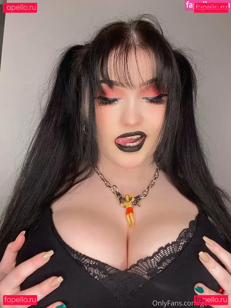 gothgiant Onlyfans Photo Gallery 