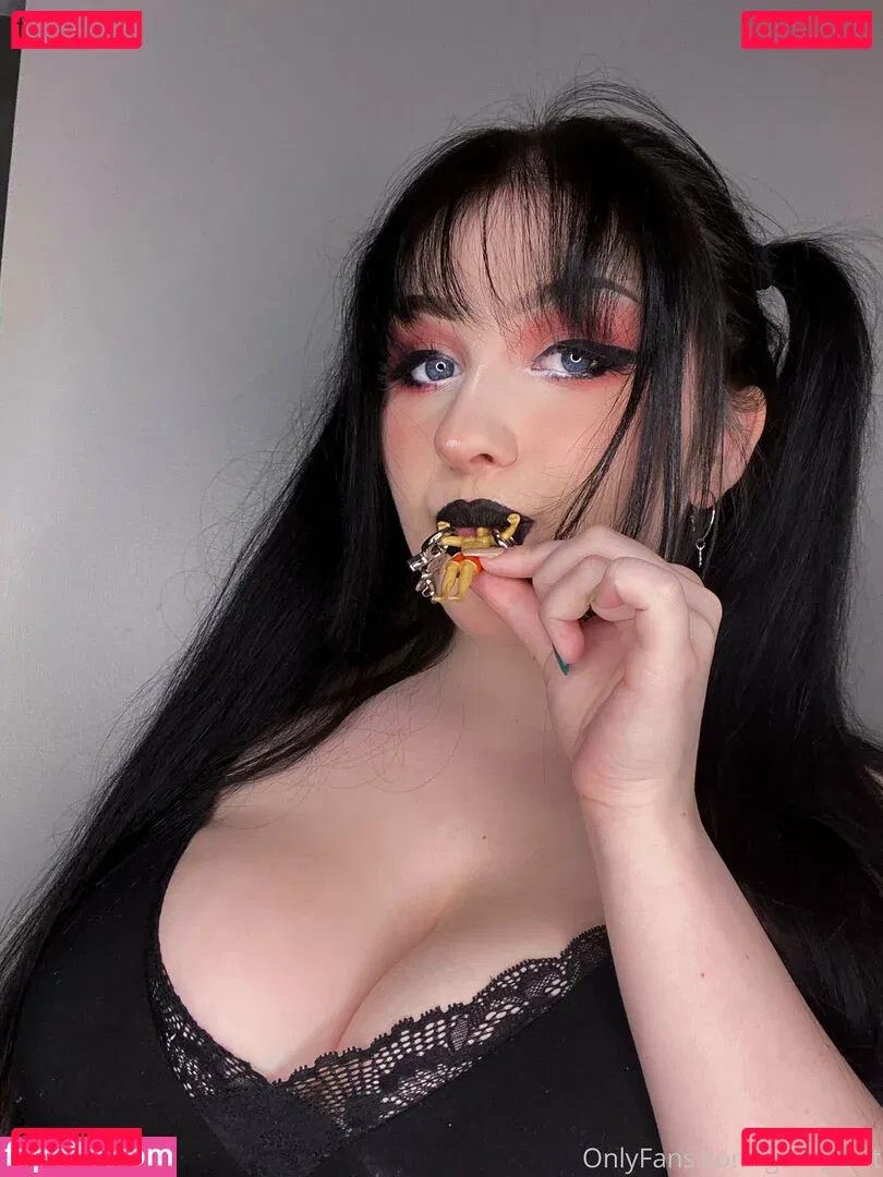 gothgiant Onlyfans Photo Gallery 