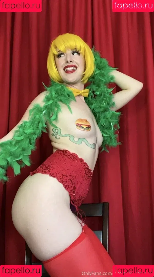 violet_de_beauvoir Onlyfans Photo Gallery 