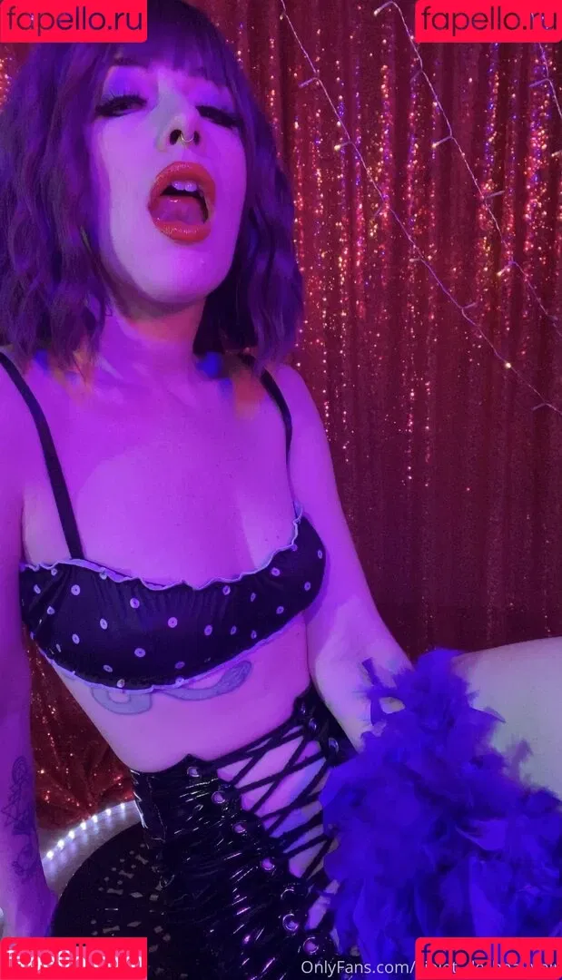 violet_de_beauvoir Onlyfans Photo Gallery 