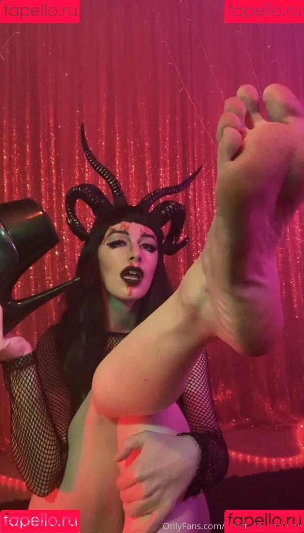 violet_de_beauvoir Onlyfans Photo Gallery 