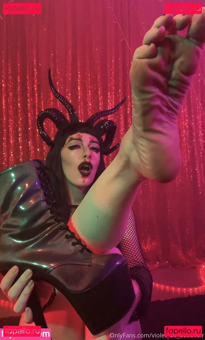 violet_de_beauvoir Onlyfans Photo Gallery 