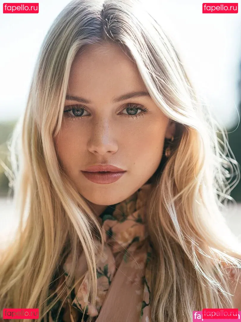 Scarlett Leithold Onlyfans Photo Gallery 