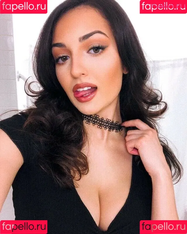 Sonia Ferraro Onlyfans Photo Gallery 