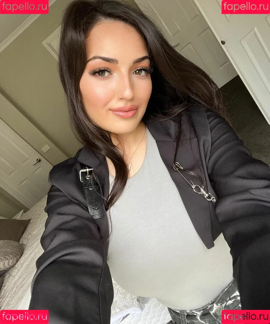 Sonia Ferraro Onlyfans Photo Gallery 